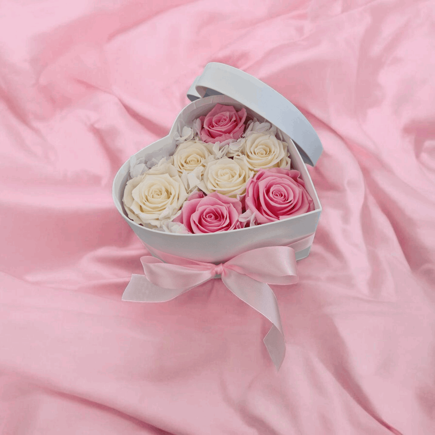 Sweet White Infinity Heart - NICA FLORA