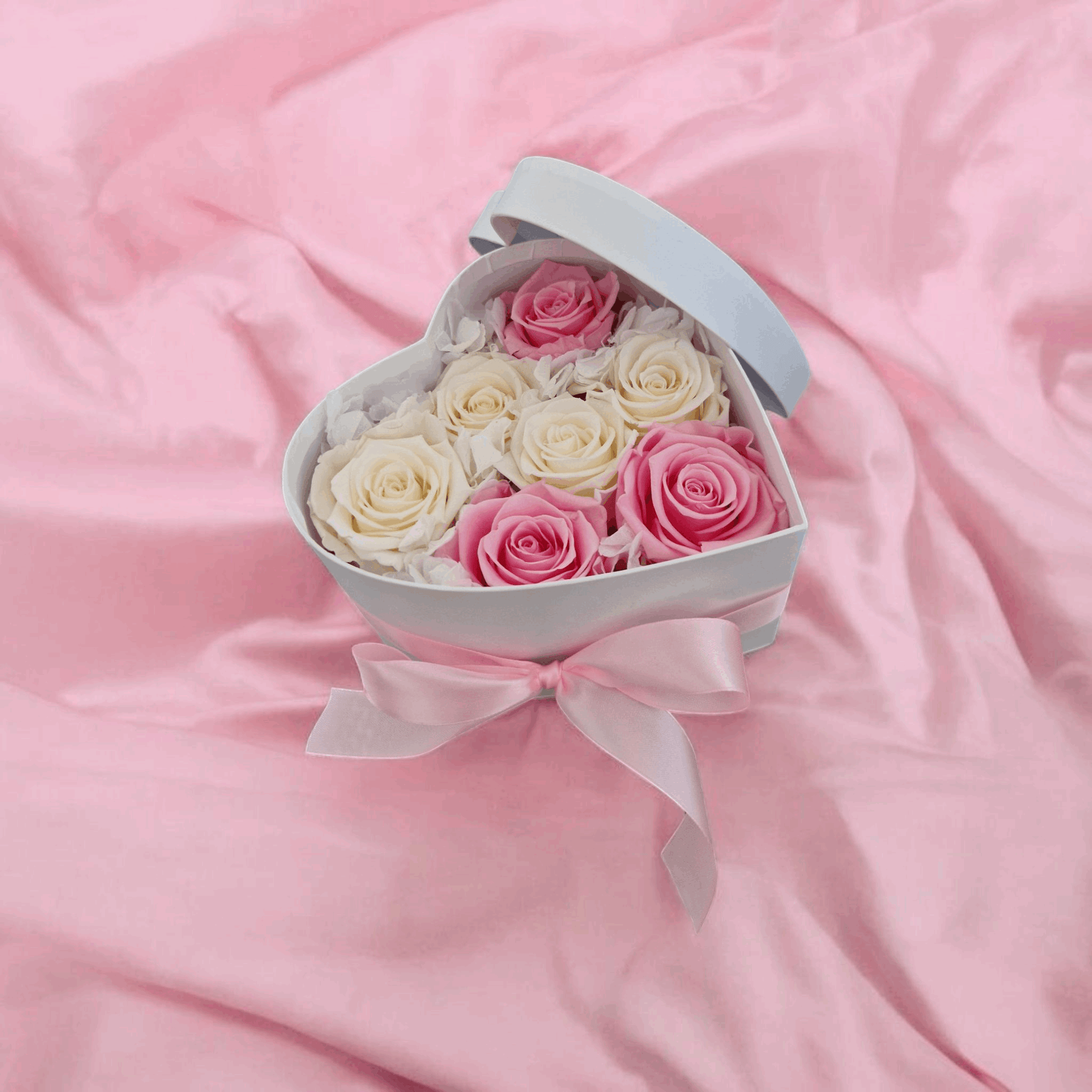 Sweet White Infinity Heart - NICA FLORA